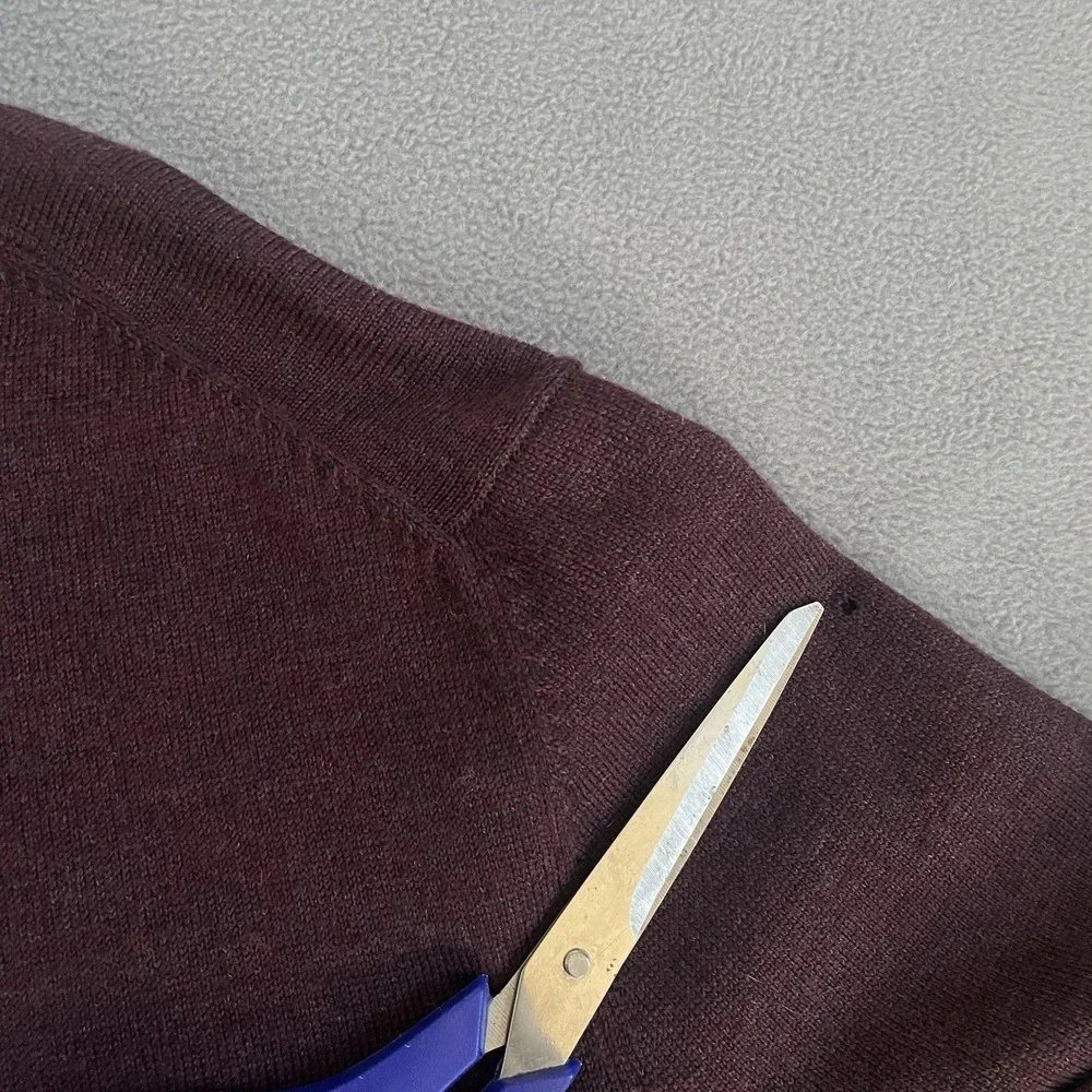 Gap Women Merino Wool Y2K V-Neck Sweater Sz Medium Maroon‎ Fall Classic